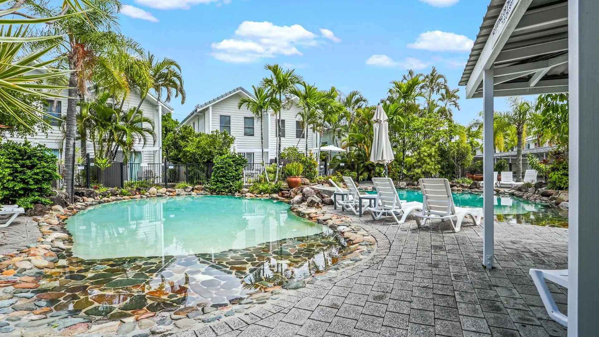 No 13 Noosa Riverfront Apartment Noosaville